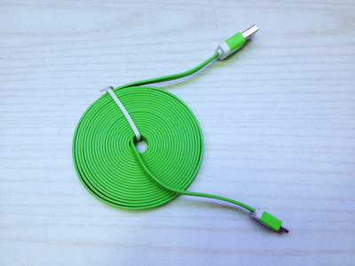 雙色面條數(shù)據(jù)線 2米加長設(shè)計，通用多型號充電解決方案